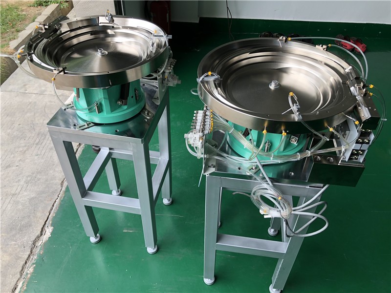 振動(dòng)盤(pán)送料整機(jī) (12)